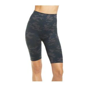 Look at Me Now Seamless Bike Shorts - Black Camo